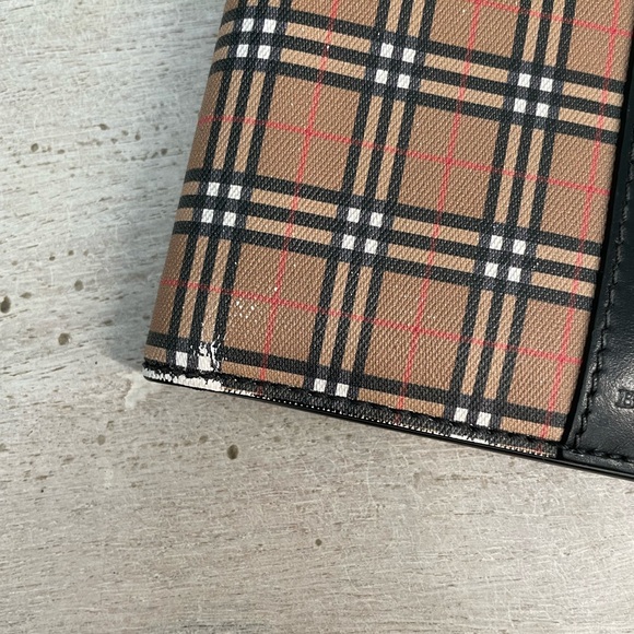 Men’s Burberry wallet in used condition - Picture 5 of 5